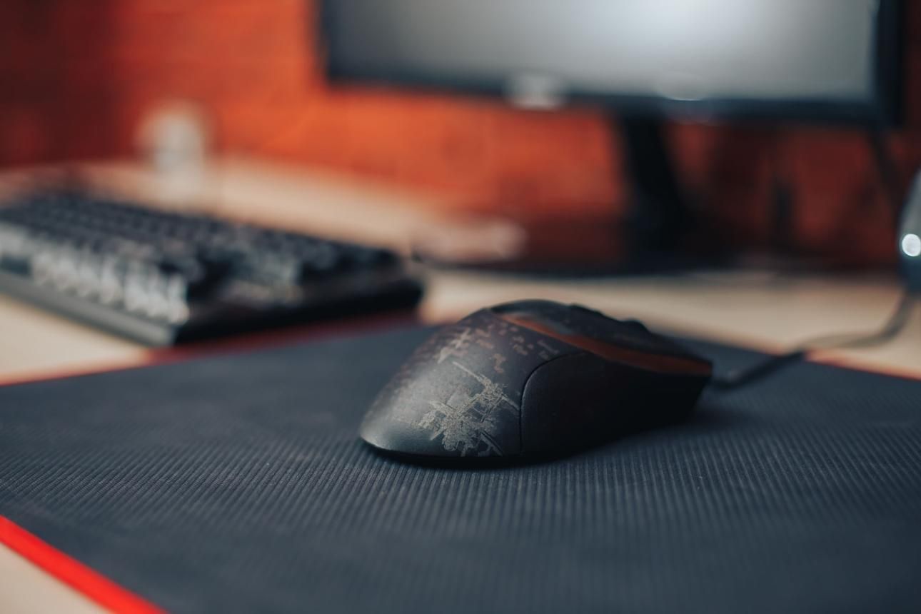 Best Lightweight Gaming Mouse Under $50 for FPS (2026 Guide)