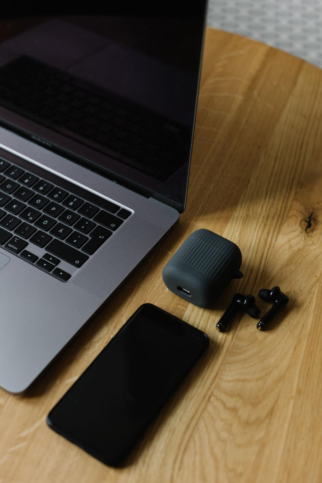 Best Wireless Earbuds Under $100 for Everyday Use (2026 Guide)